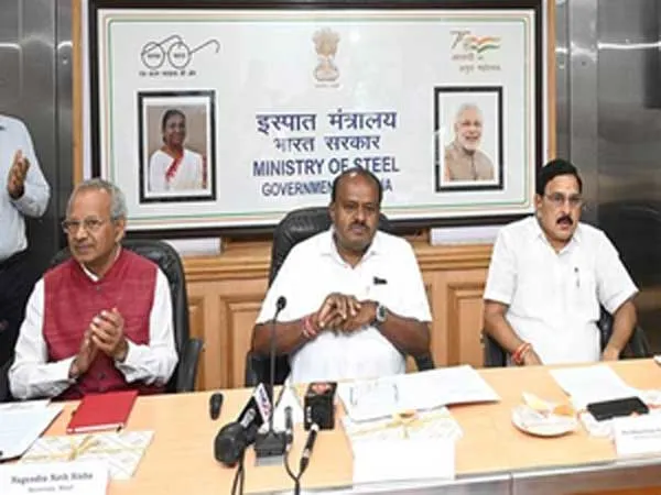 Union Minister H.D. Kumaraswamy, flanked by MoS Bhupathi Raju Srinivasa Varma and Secretary Nagendra Nath Sinha, addresses a press conference during the launch of the SARAL SIMS portal.