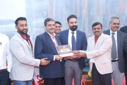 Union Health Secretary Apurva Chandra receiving the Second Prize in Excellence for Public Communication and Outreach for the Ministry of Health and Family Welfare’s Health Pavilion at the 44th India International Trade Fair (IITF) 2024 at Bharat Mandapam, New Delhi.