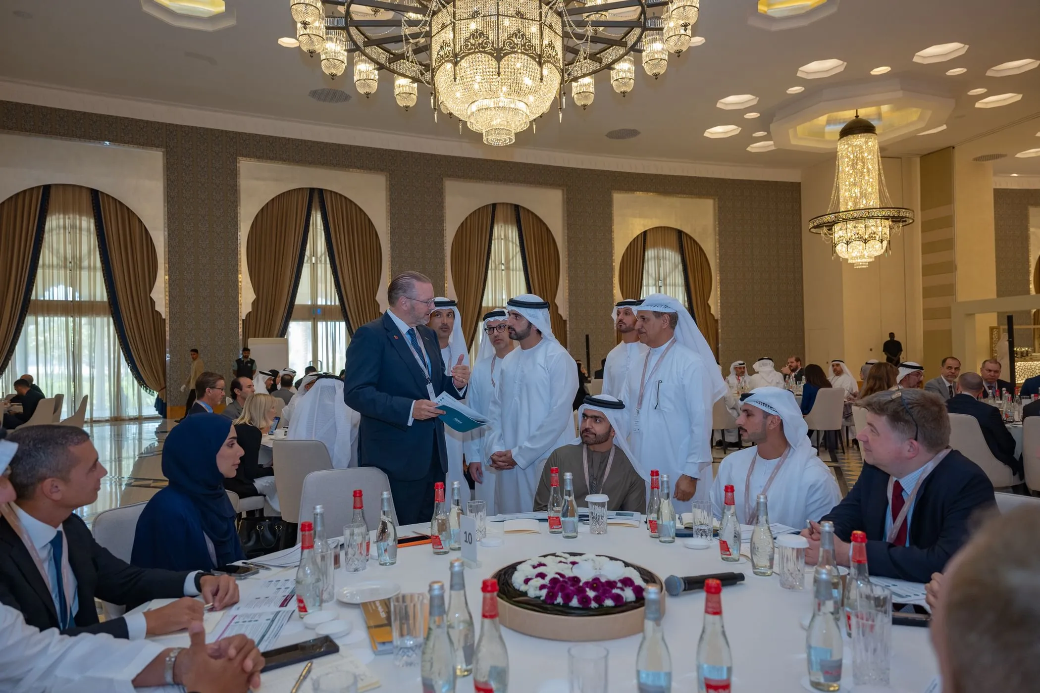 H.H. Sheikh Hamdan bin Mohammed bin Rashid Al Maktoum, Crown Prince of Dubai, engages in discussion with private and public sector leaders during a roundtable session at the Dubai Majlis held at Qasr Al Bahr palace.